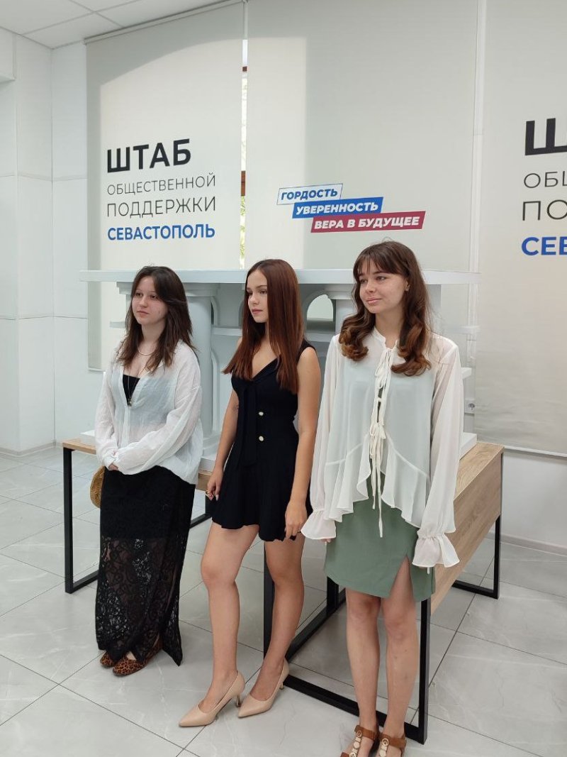 Студенты СевГУ создали уютные дома для севастопольских уличных котов
